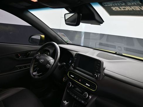 Used 2020 Hyundai Kona Limited FWD image 12