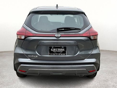 New 2025 Nissan Kicks Play S image 8