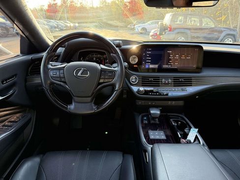 Used 2023 Lexus LS 500 image 8