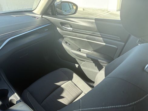 Used 2025 Nissan Altima 2.5 SV image 18