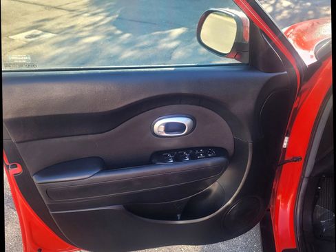 Used 2019 Kia Soul image 22