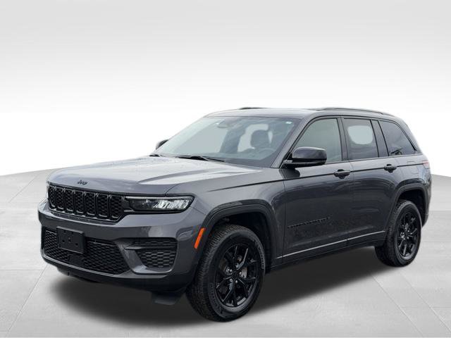 Used 2025 Jeep Grand Cherokee 4WD image 3