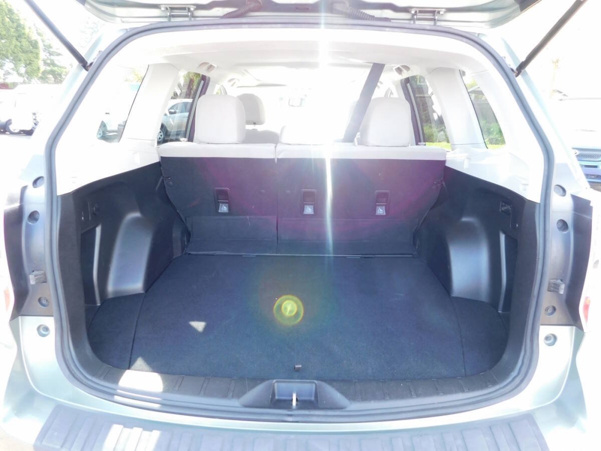 Used 2015 Subaru Forester 2.5i Premium w/ All-Weather Package AWD/4WD image 5