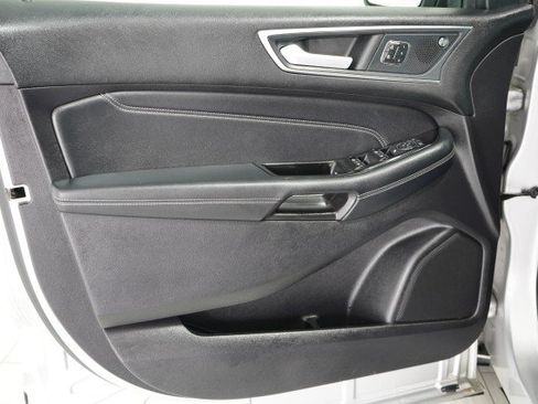 Used 2019 Ford Edge Titanium FWD image 39