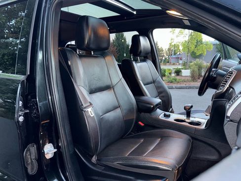 Used 2014 Jeep Grand Cherokee Limited image 16