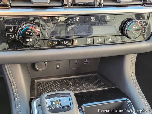 New 2025 Nissan Pathfinder Platinum image 17