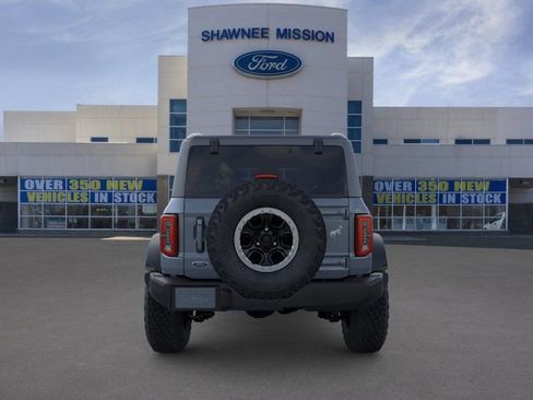 New 2025 Ford Bronco Outer Banks w/ Sasquatch Package AWD/4WD image 5