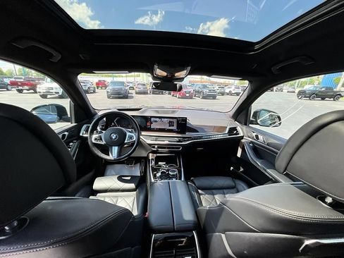 Used 2023 BMW X7 xDrive40i w/ M Sport Package AWD/4WD image 40