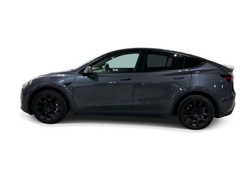 Certified 2022 Tesla Model Y Long Range AWD/4WD image 3