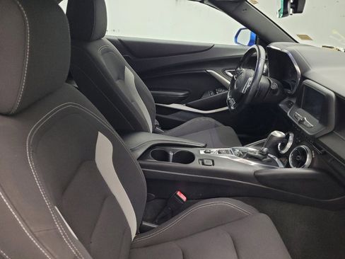 Used 2018 Chevrolet Camaro LT RWD image 21