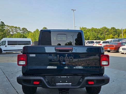 Used 2025 Jeep Gladiator Sport AWD/4WD image 6
