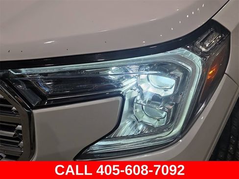 Used 2024 GMC Terrain Denali AWD/4WD image 30