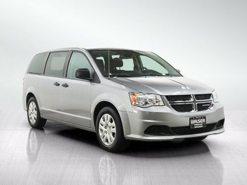 Used 2019 Dodge Grand Caravan SE FWD image 7