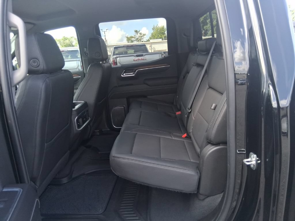 Used 2024 GMC Sierra 1500 Denali w/ Technology Package AWD/4WD image 19