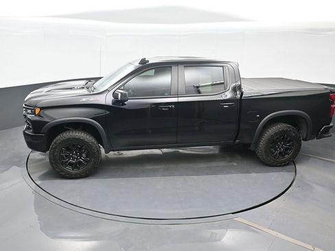 Used 2023 Chevrolet Silverado 1500 ZR2 w/ Technology Package image 18