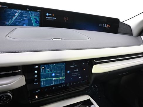 New 2026 Lincoln Navigator Reserve AWD/4WD image 26