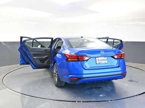 Used 2025 Nissan Altima 2.5 SV FWD image 57