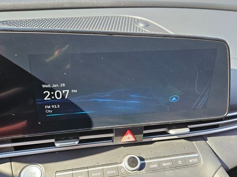 Used 2025 Hyundai Elantra SEL FWD image 20