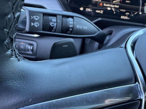 Used 2025 GMC Acadia Elevation image 24