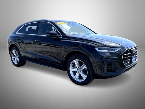 Used 2019 Audi Q8 Premium image 3