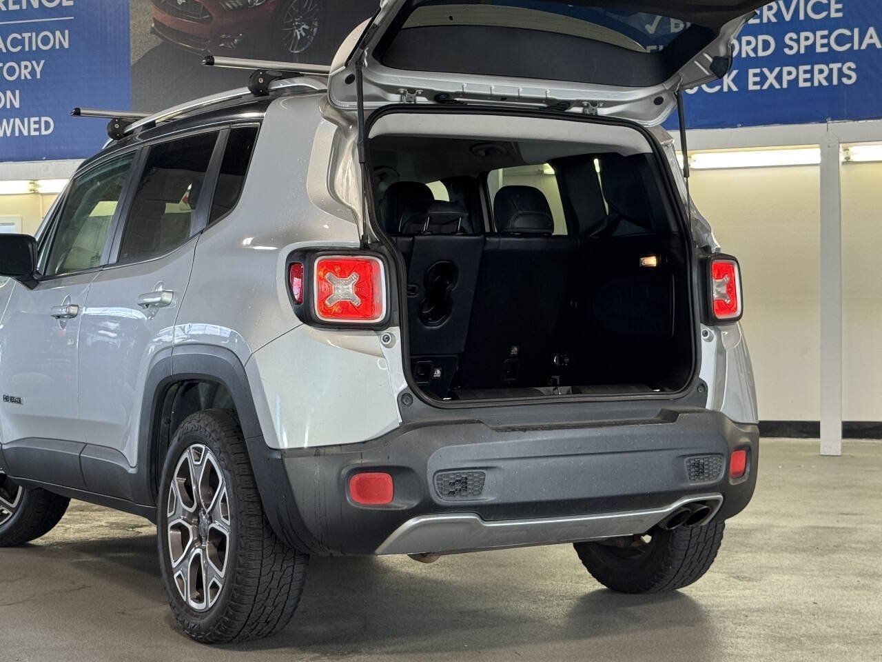 Used 2015 Jeep Renegade Limited w/ Safety & Security Group I AWD/4WD image 10
