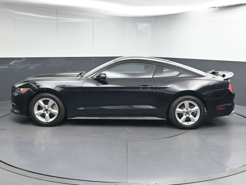 Used 2015 Ford Mustang Coupe image 5