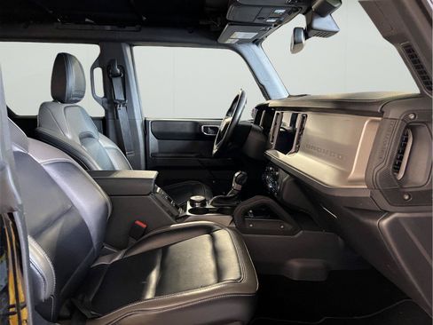 Used 2025 Ford Bronco Outer Banks w/ Sasquatch Package AWD/4WD image 12