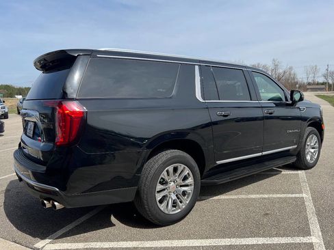 Used 2021 GMC Yukon XL Denali image 6