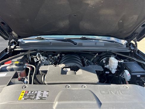 Used 2019 GMC Yukon SLT AWD/4WD image 16