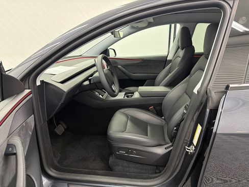 Used 2026 Tesla Model Y Long Range image 9