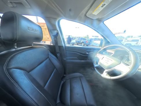 Used 2020 GMC Acadia SLT w/ Premium Package image 27