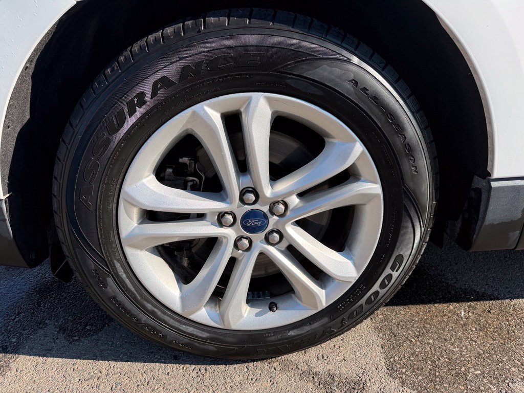 Used 2020 Ford Edge SEL AWD/4WD image 10