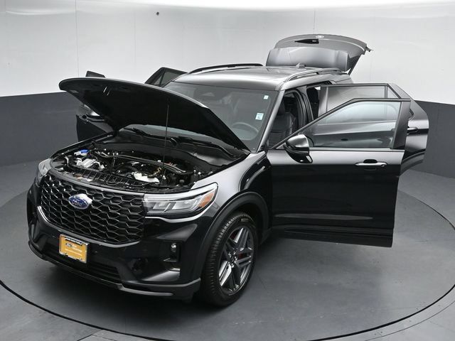 Certified 2025 Ford Explorer ST-Line w/ Premium Package AWD/4WD image 57