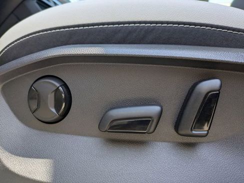 Used 2025 Volkswagen Taos SE image 20