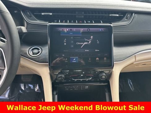 Certified 2023 Jeep Grand Cherokee L Limited image 23