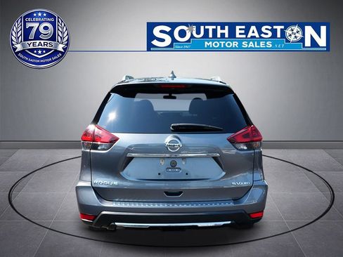 Used 2018 Nissan Rogue SV AWD/4WD image 4