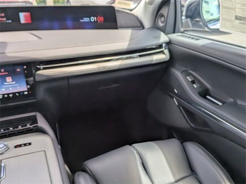 New 2025 Lincoln Navigator Reserve image 16