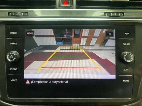 Used 2018 Volkswagen Tiguan SE image 25