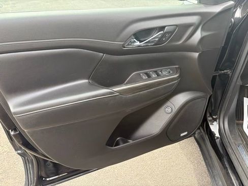 Used 2019 GMC Acadia SLT w/ Black Edition AWD/4WD image 13