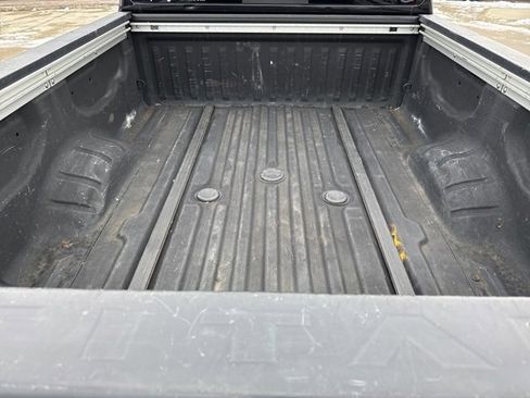 Used 2017 Nissan Titan SV image 47