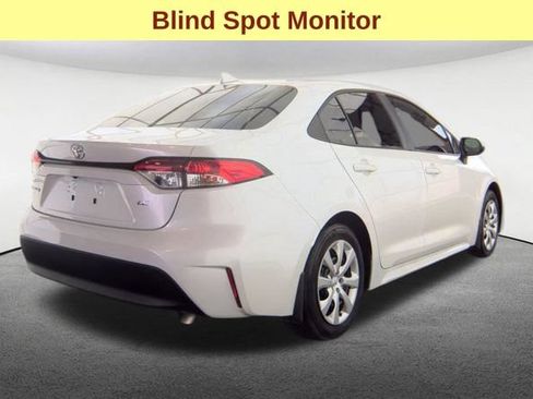 Used 2026 Toyota Corolla LE FWD image 4