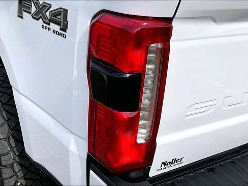 New 2026 Ford F250 Lariat w/ Black Appearance Package AWD/4WD image 29