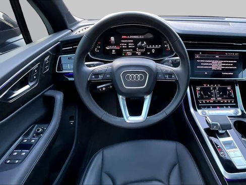 Used 2025 Audi Q5 Premium Plus w/ Premium Plus AWD/4WD image 5