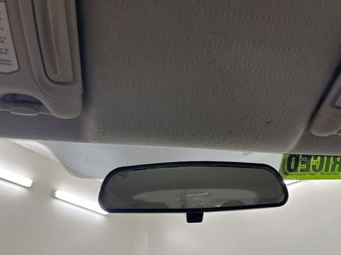 Used 2014 Nissan Versa SV image 38