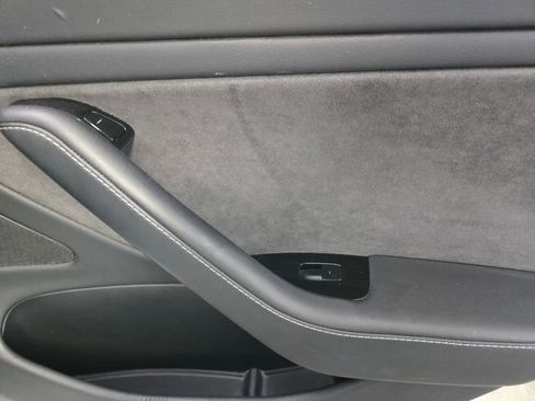 Used 2018 Tesla Model 3 Long Range RWD image 8