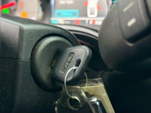 Used 2017 GMC Sierra 1500 SLT image 32