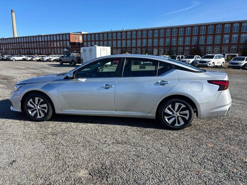 Used 2019 Nissan Altima 2.5 S image 2