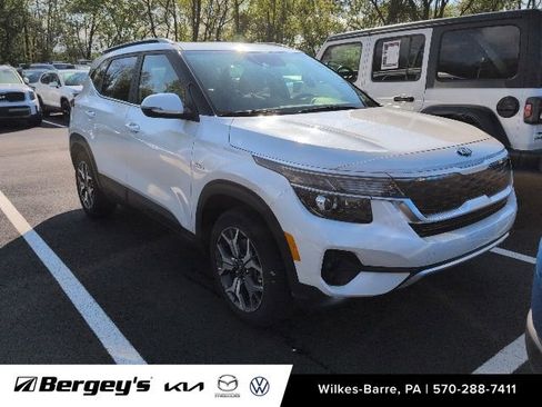 Used 2021 Kia Seltos EX AWD/4WD image 2