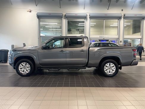 Used 2024 Nissan Frontier SV w/ Technology Package image 4