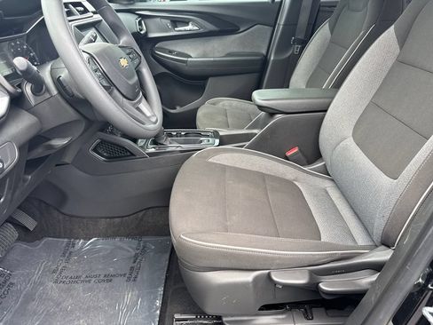 Used 2023 Chevrolet TrailBlazer LS FWD image 10